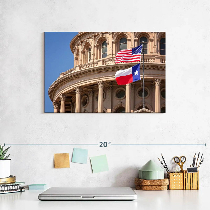 Drapeaux de Nicci au Texas Capitol, H 8 po x l 12 po