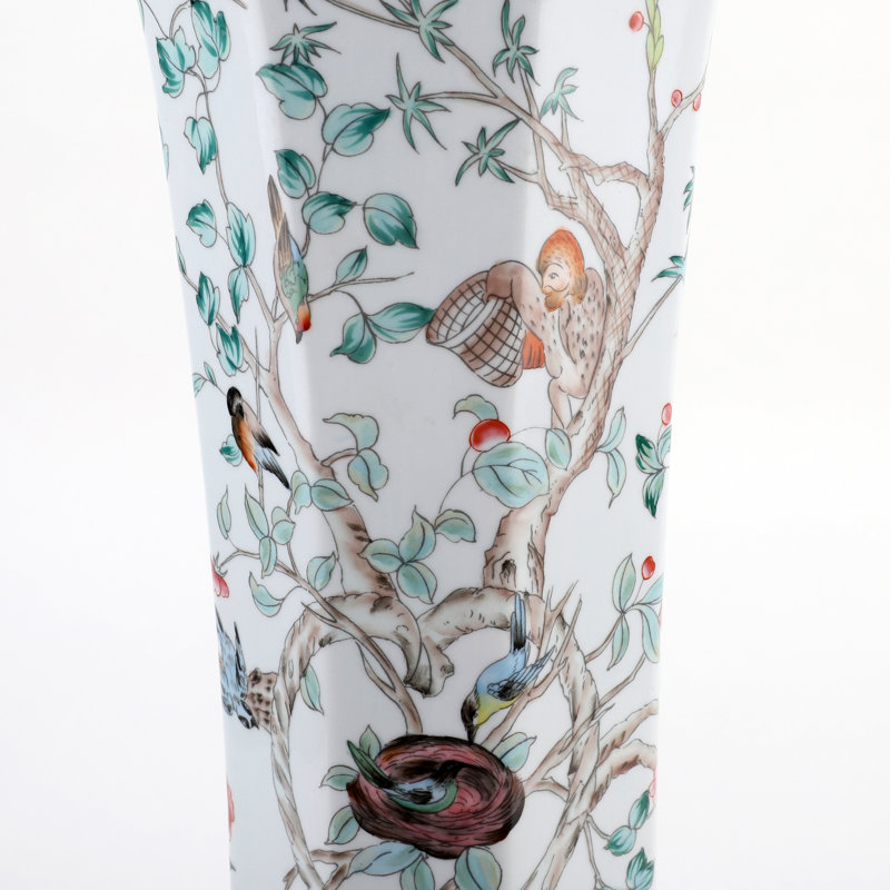 Vase en porcelaine décorative peint à la main