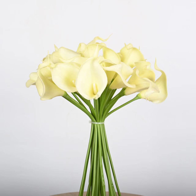 Arrangement floral de lis de Calla artificiel avec longues tiges, fausses fleurs pour les centres de table de salle à manger