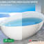 Baignoire de trempage autoportante à surface solide de 63 po, baignoire en résine d'ingénierie de luxe avec trop-plein et bonde escamotable, blanc brillant, idéale pour la salle de bain contemporaine blanche de conception ergonomique thermique