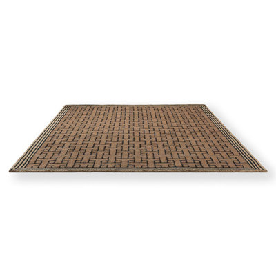 Geometric Area Rug in Light Brown/Black