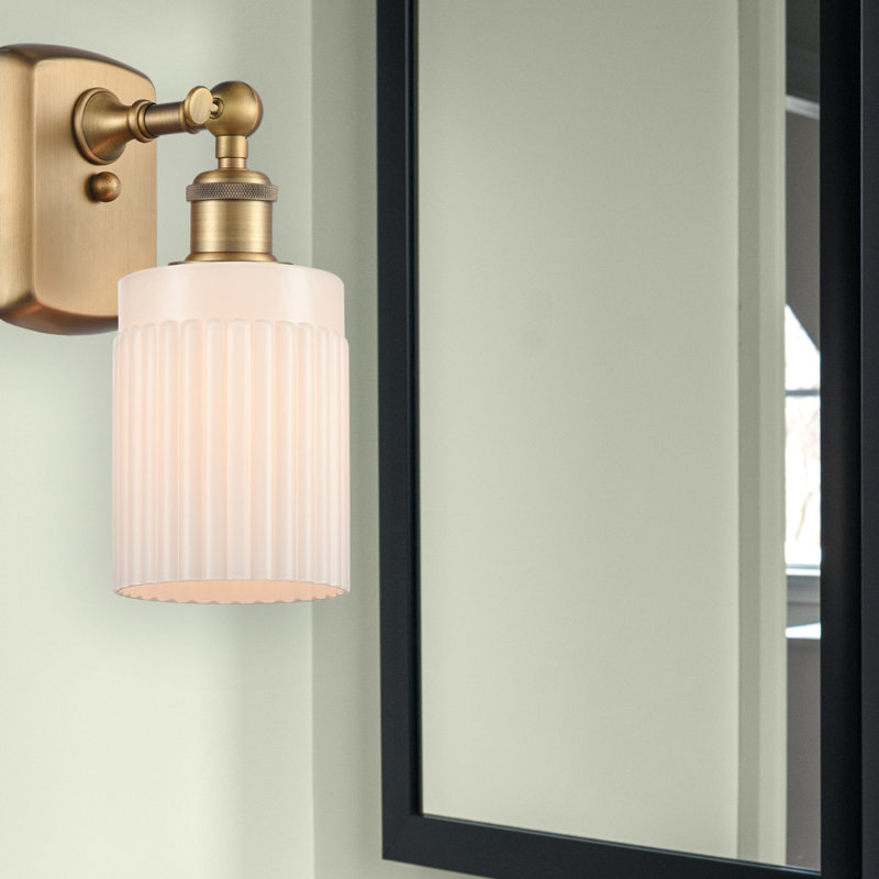 Applique murale à bras 1 lumière Kamena, Blanc mat, Ampoule non incluse, Laiton brossé