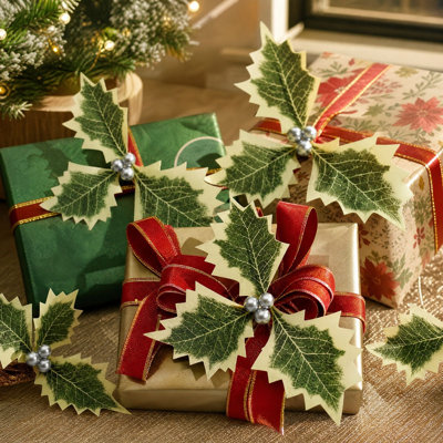 Décorations de Noël 10 PCS Artificielle À Trois Branches Feuille De Noël Ornement Décor De Feuillage De Fête Pour Boîte-Cadeau Embellissement Arbre Artisanat À La Maison Rassemblement Intérieur Fournitures