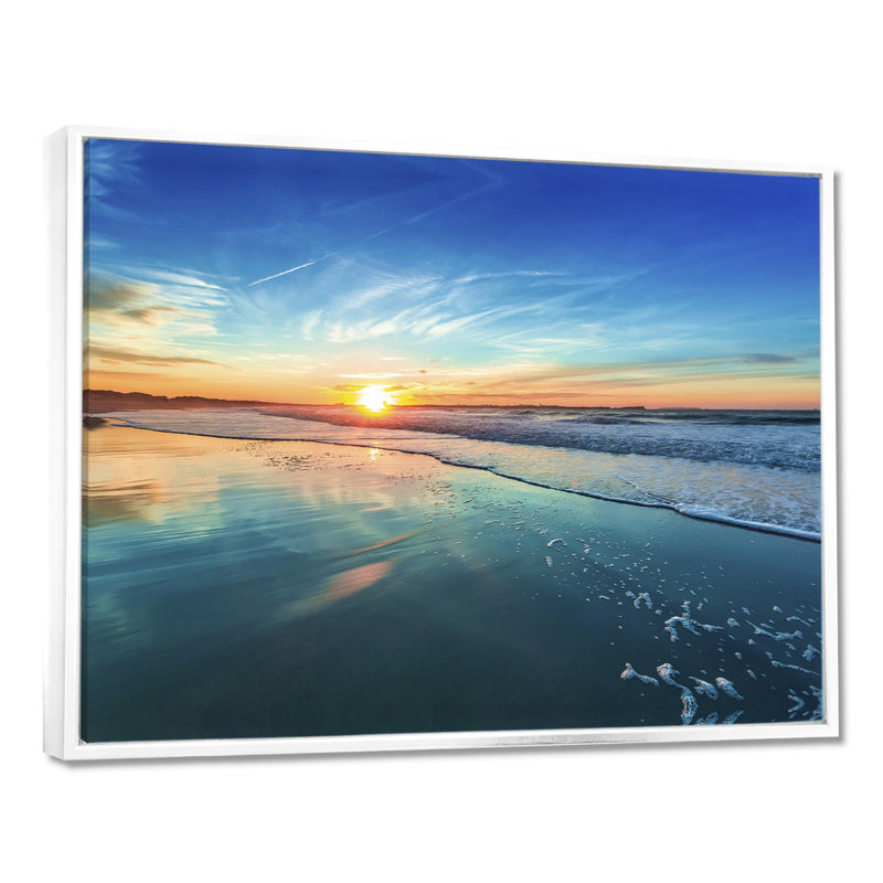 Paysage marin «Seashore with Distant Sunset», reproduction de photo, H 12 po x l 20 po, Cadre flottant, Blanc