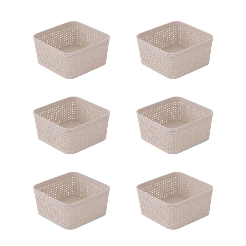 Simplify Plastic Decorative Basket, Natural