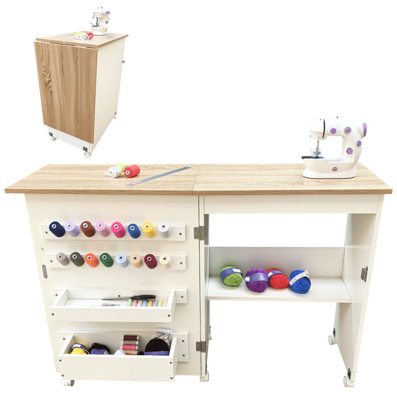 Table de couture pliante, table de machine à coudre compacte, station de travail polyvalente et bureau d'appoint avec roues verrouillables, tablettes de rangement, plateaux de rangement, chevilles, verrous magnétiques