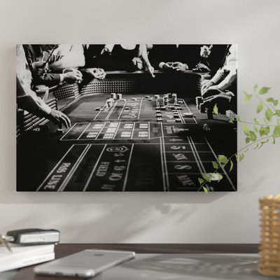 1960s Four Anonyme non identifié personnes jouant au casino Craps par Vintage Images - reproduction sur toile tendue sur châssis