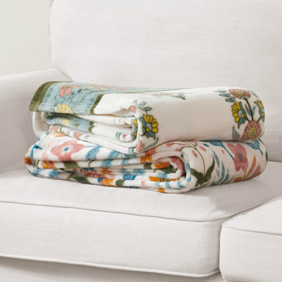 Jessica Simpson Mila Blankets