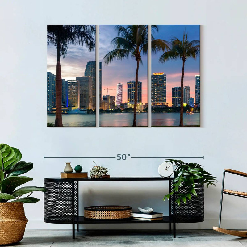 «Miami Skyline At Dusk» sur toile, H 32 po x l 50 po