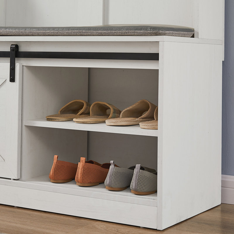 Versatile Hall Tree with Abundant Storage for Various Rooms