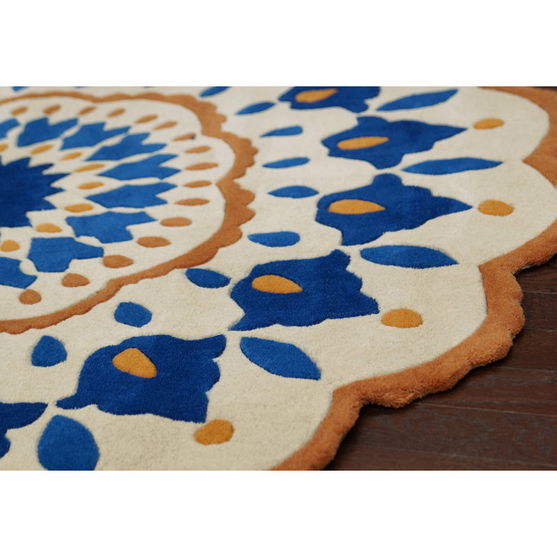 Baltique Floral Indoor Rug, Round 4'8"