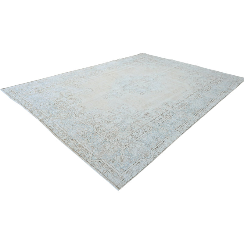 High-Quality Hand-Knotted Ivory And Aqua Area Rug