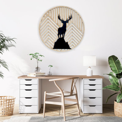 Cerf surplombant - art mural en bois