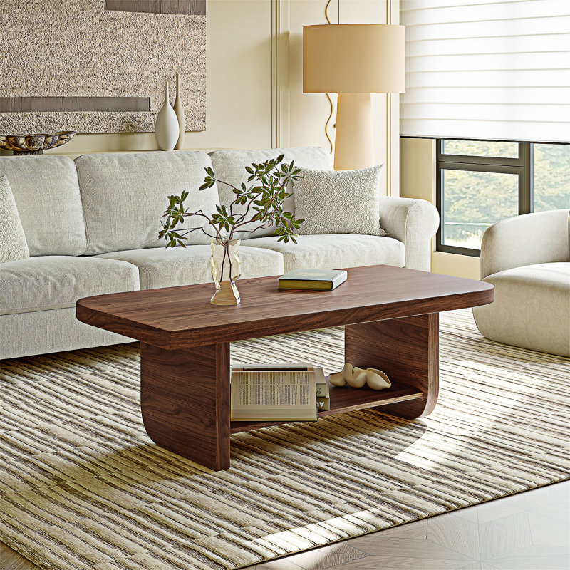 Table basse en bois avec tablette