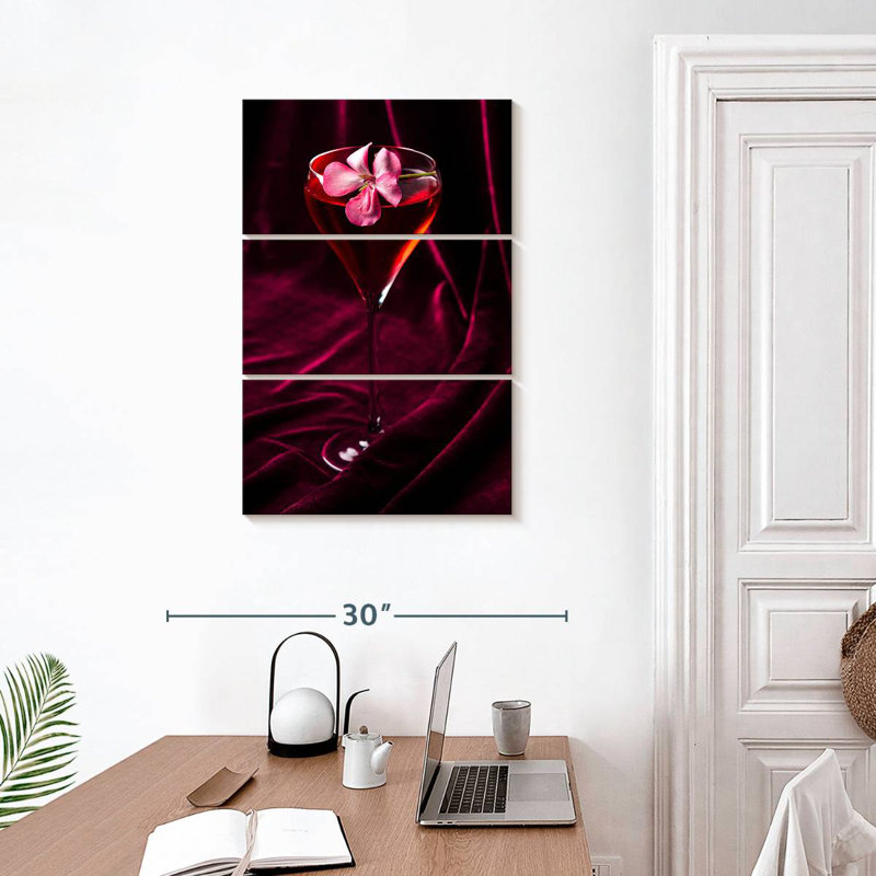 Yarlin Cosmopolitan Cocktail, H 32 po x l 20 po