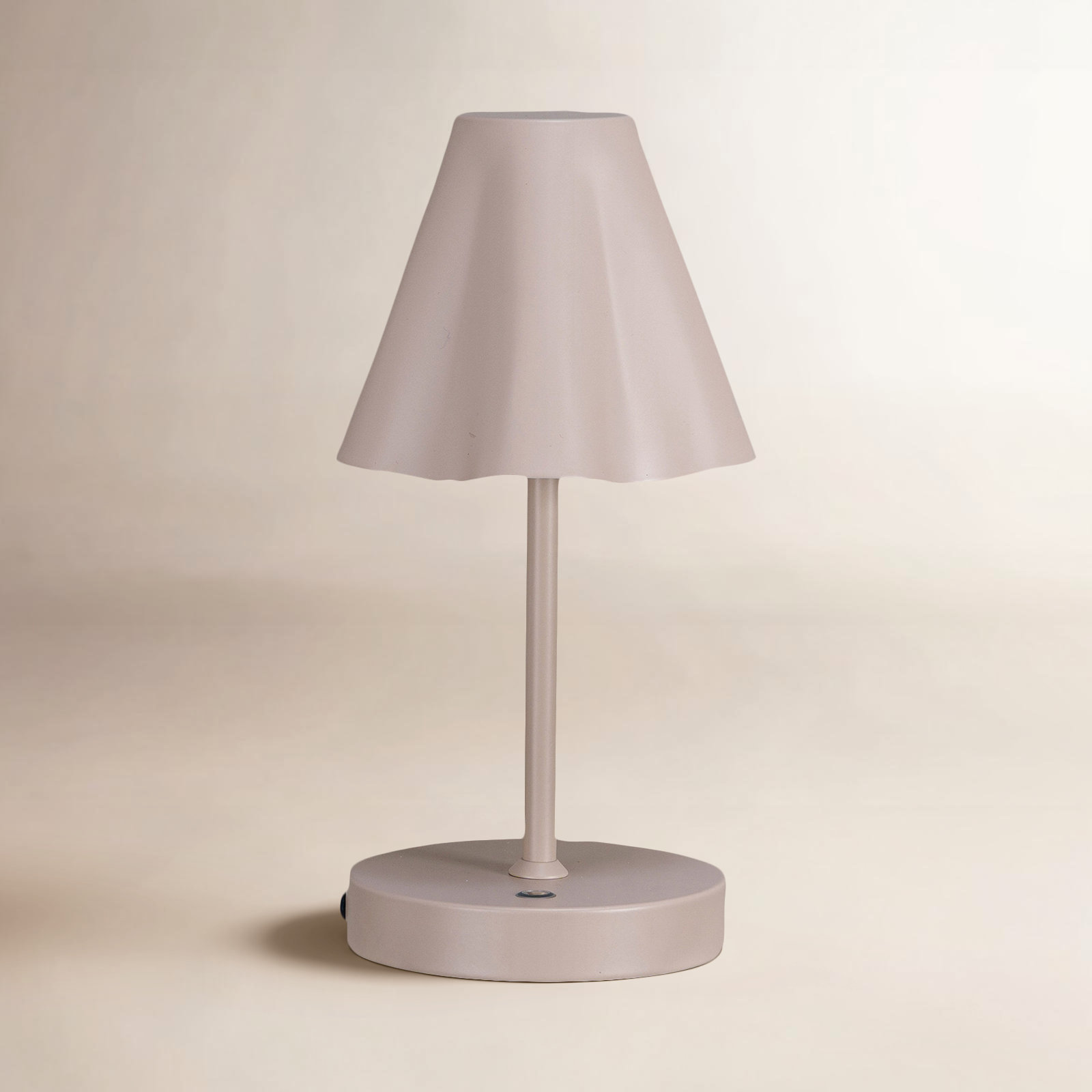 Carlene Metal Table Lamp, Ivory, Ivory