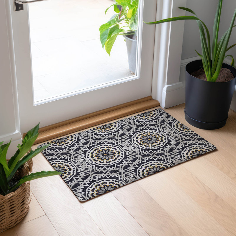 Kawon Geometric Indoor / Outdoor Rug, Rectangle 1'8" x 2'6"