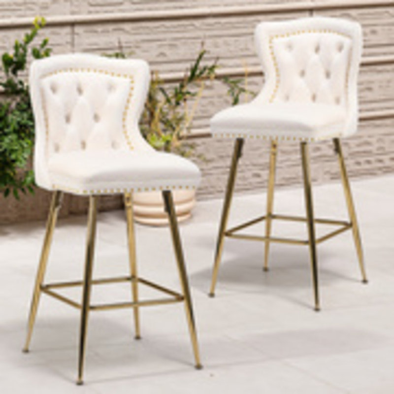 Ensemble de 2 tabourets de bar en velours à dossier matelassé, pieds en métal doré Capacité de poids: 300 lb capitonnage et garniture cloutée Tabourets de bar à oreilles pour îlots de cuisine, salles à manger et bars Beige