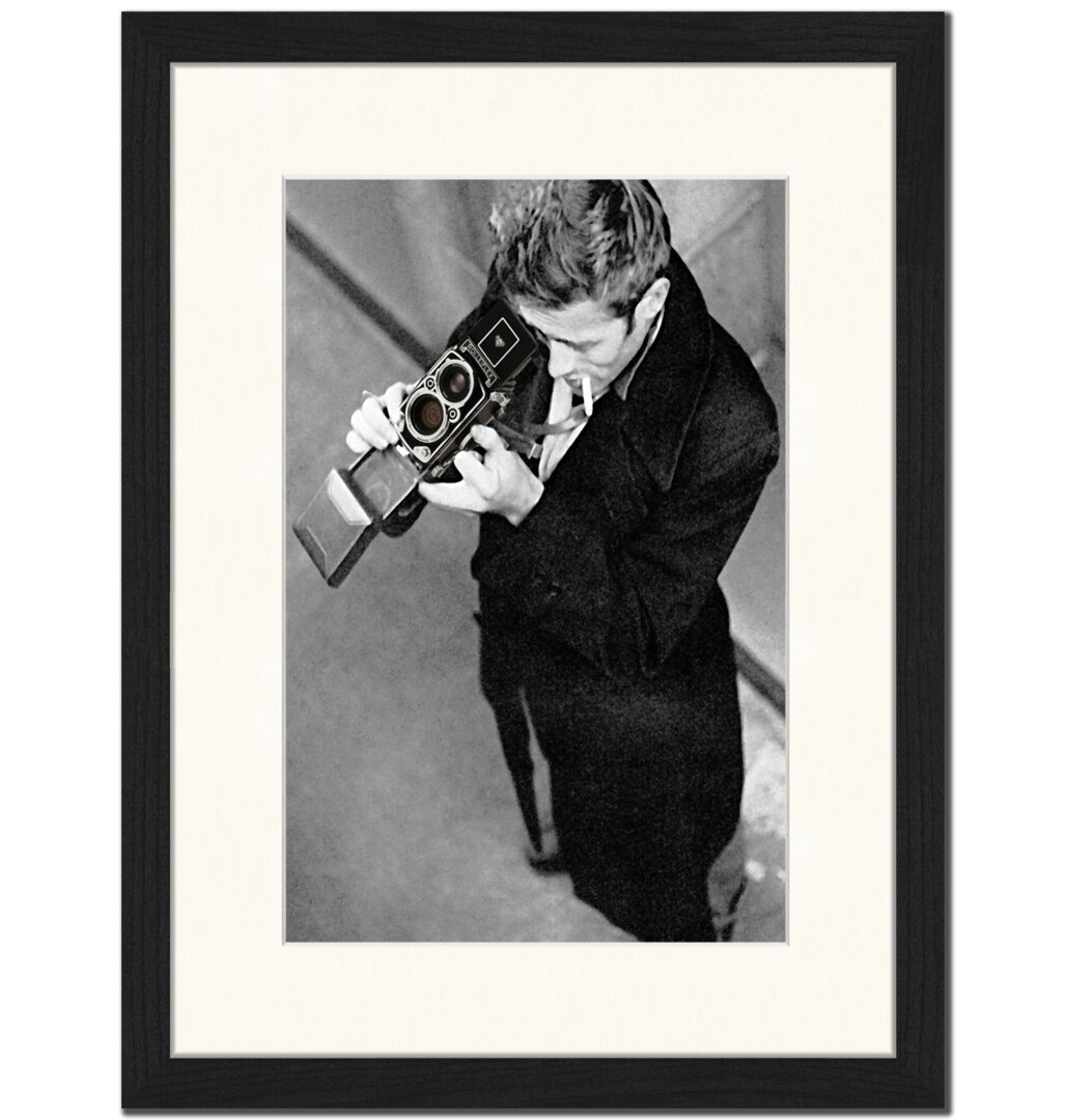 Gerahmter Fotodruck James Dean mit Kamera