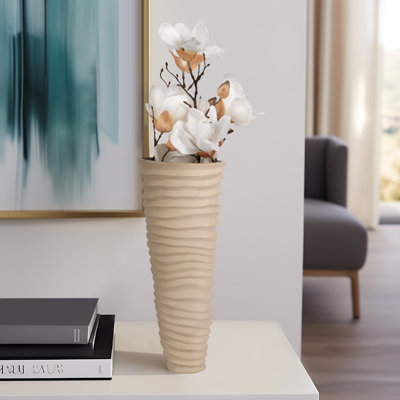 Vase en métal et aluminium Anarbek