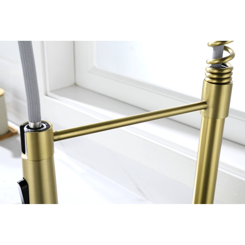 Robinet de cuisine à bec rétractable en acier inoxydable doré, buse rotative à 360 ° pour un débit d'eau uniforme, réglage de la température et du débit à une poignée, finition anticorrosion et antirouille, robinet d'aérateur silencieux