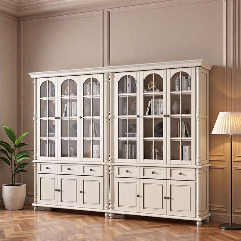 Bibliothèque de style français avec rangement fermé