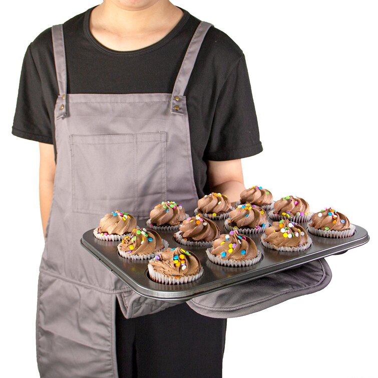 https://assets.wfcdn.com/im/01009419/resize-h755-w755%5Ecompr-r85/1732/173256118/Adjustable+with+Oven+Mitts+Built+Apron.jpg