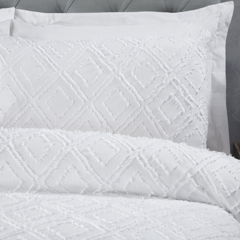 Riga Polyester Geometric Shapes Duvet Cover Set with Pillowcases Included, Kingsize - 2 Standard Pillowcases