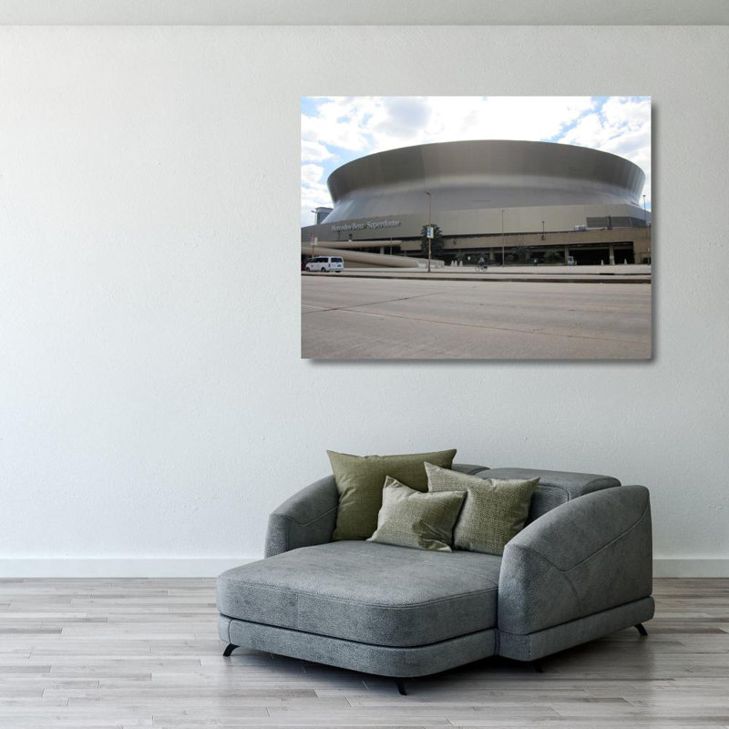 Mercedes Superdome, H 28 po x l 37 po