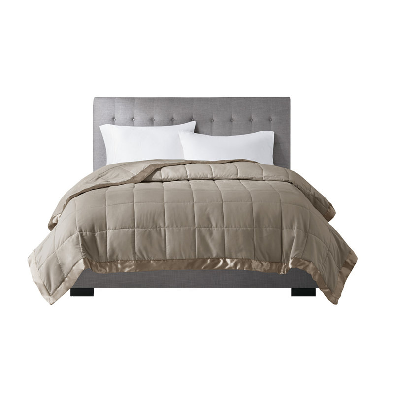 Couverture en satin de polyester Summer Comfort, parfaite pour toutes les saisons