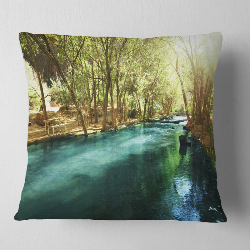 Magnifique petite rivière en forêt - coussin à imprimé paysage, Coussin décoratif, 16 po x 1 po