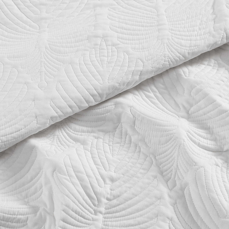 Quilt Set, Queen Quilt + 2 Standard Shams