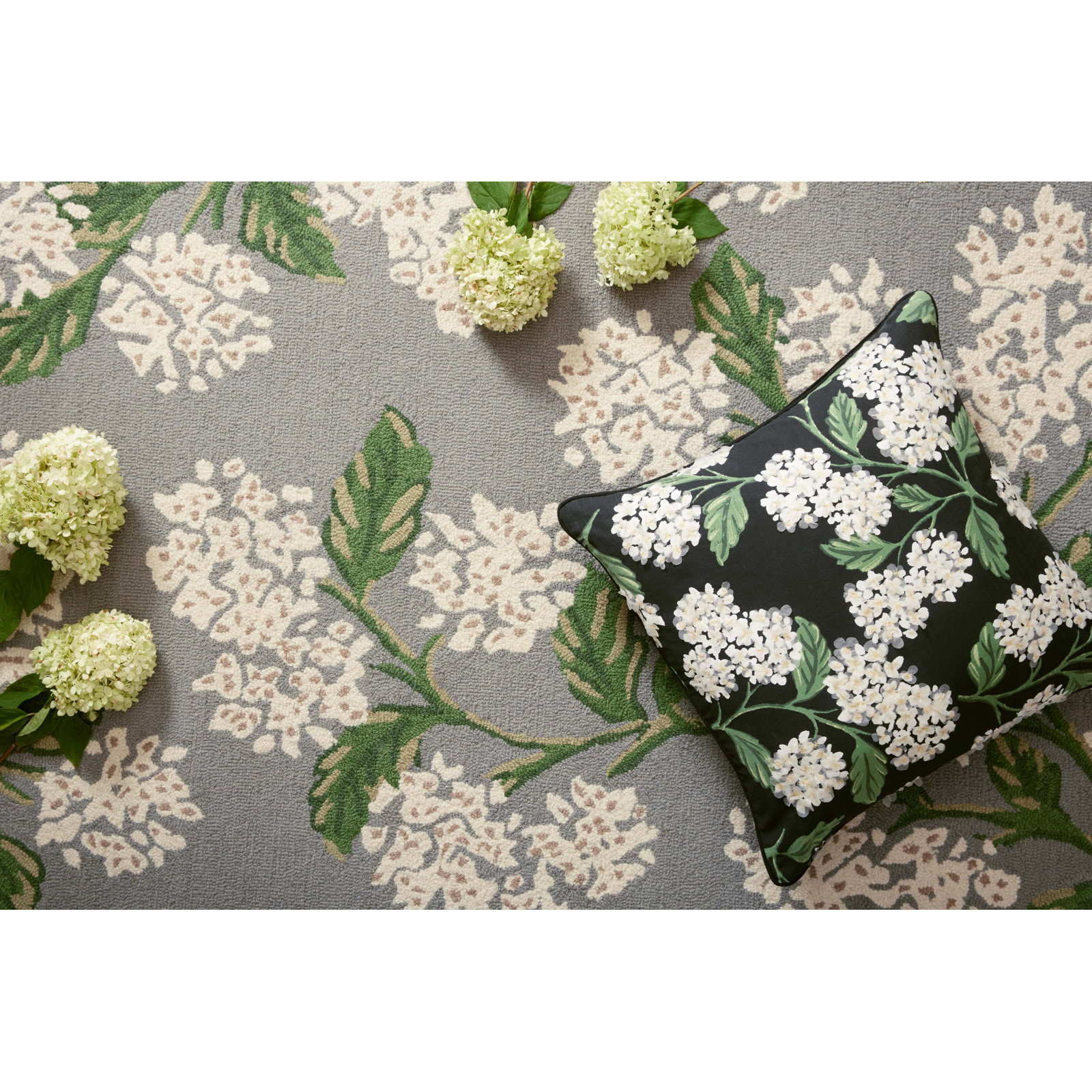  Joie JOI-04 Hydrangea Gray Rug, Square 1'6"