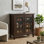 Armoire de rangement transitionnelle en bois massif l 32 po Warm Shaker avec portes en verre trempé et tablettes réglables