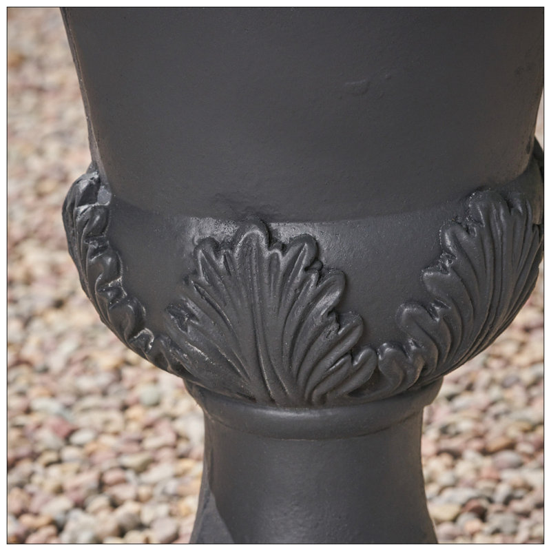 JARDINIER À JARDIN