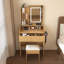 Table de coiffeuse compacte avec miroir à DEL, prise de courant et tabouret