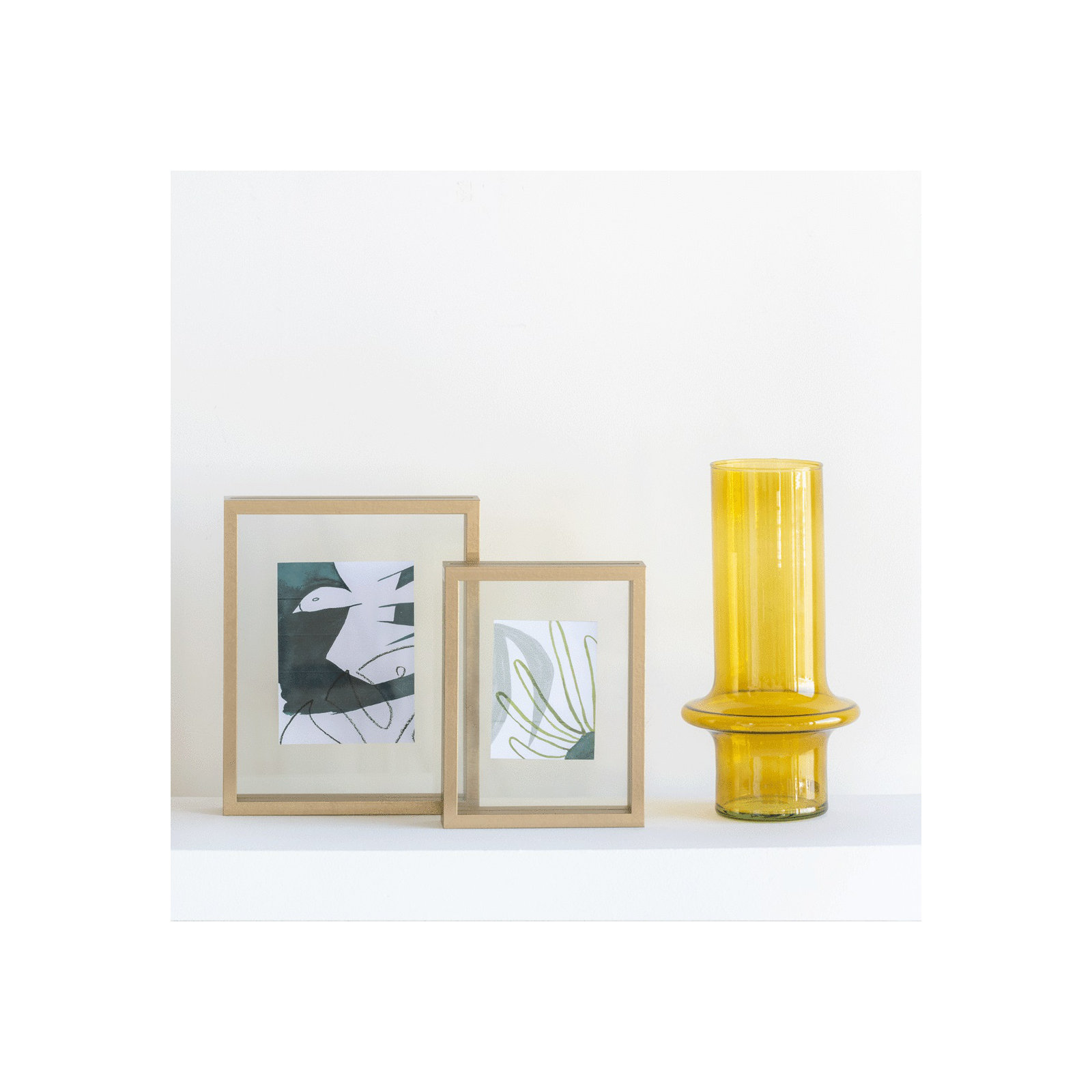 Geri 12.2'' Glass Table Vase