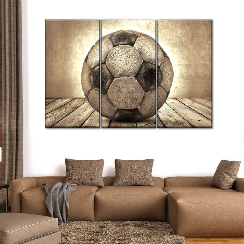 Ensemble de 3 balles de soccer grunge rétro sur toile, H 20 po x l 33 po x P 1,25 po