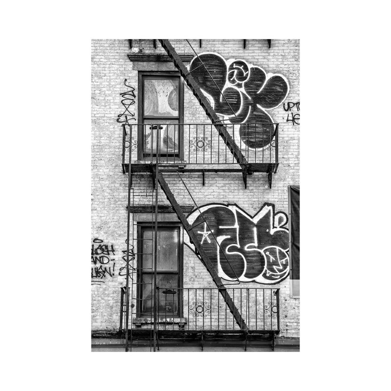 «Ny Facade I» par Philippe Hugonnard - reproduction de photo sur toile tendue, H 40 po x l 26 po x P 1,5 po