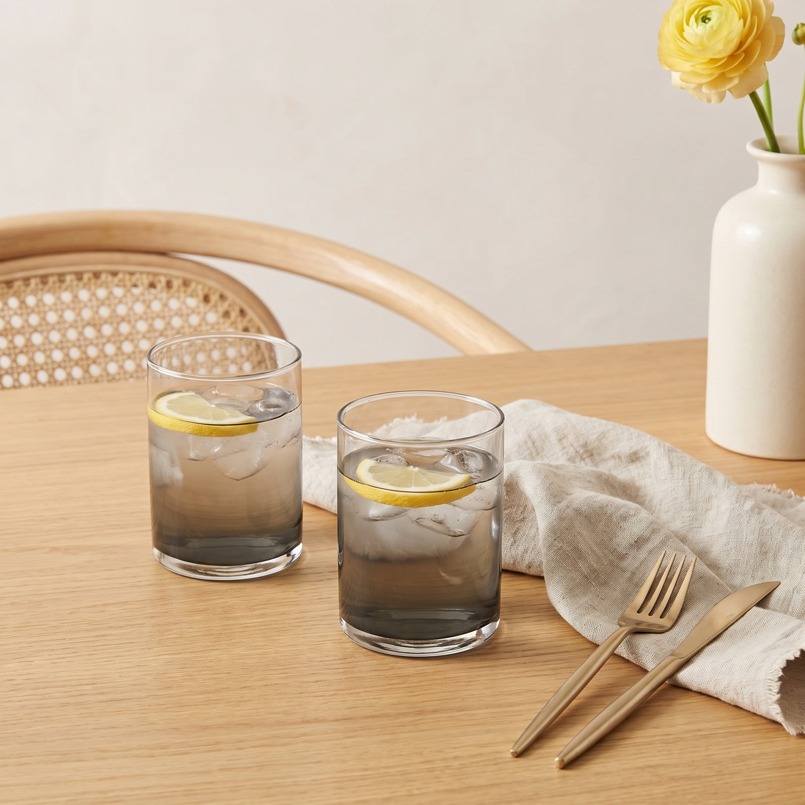 Mera Drinking Glass, Smoke