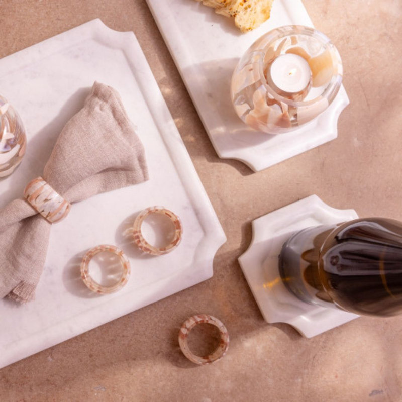 Sous-verre blanc avec cadre en marbre