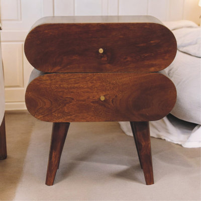 Table de chevet châtaignier en bois massif à 2 tiroirs, pieds nordiques, brun