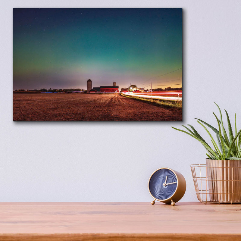  «Red Barn Under Aurora» par Epic Portfolio, art mural en verre acrylique, 16 po x 12 po