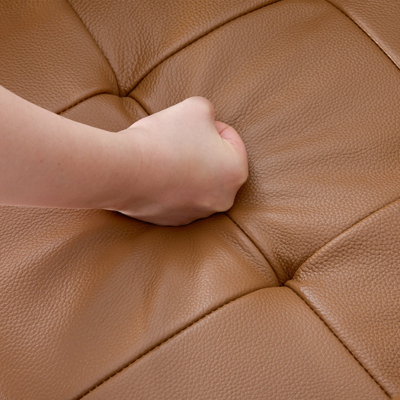 Fauteuil demi-tonneau pivotant carré en cuir véritable 33 po avec structure en bois massif, Camel