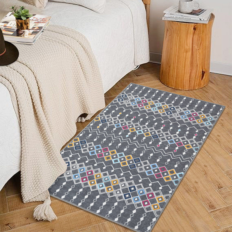 Kralovetz Washable Southwestern Indoor Rug, Rectangle 2' x 3'
