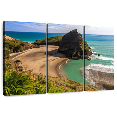 Plage rocheuse Gillard Piha