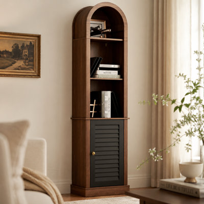 Bibliothèque d'angle haute autoportante avec cadre arqué et porte à persiennes, vitrine en bois pour salon, chambre, petit espace, brun noyer