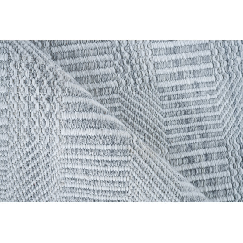 Naples Geometric Area Rug in Light Silver, Rectangle 2' x 3'