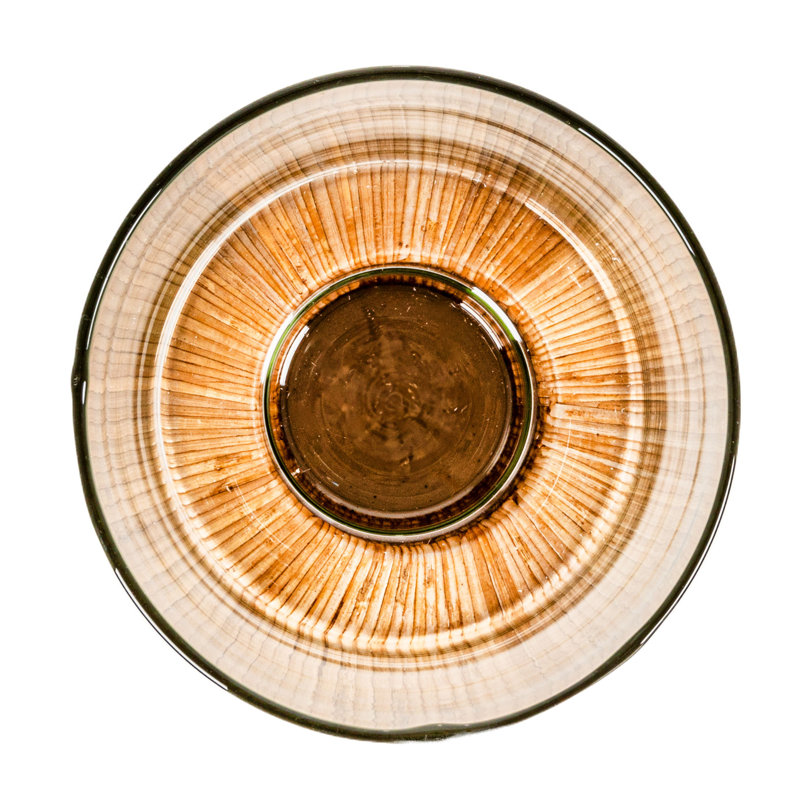 Vase en verre avec base en rotin, H 11 po x l 6,25 po x P 6,25 po