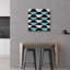  «Over Under 7» par Chariklia Zarris, art mural en verre acrylique, 24 po x 24 po
